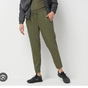 Zuda Women's Pull-on Cityscape Ankle Length Pants Solid Olive Size XS NWOT